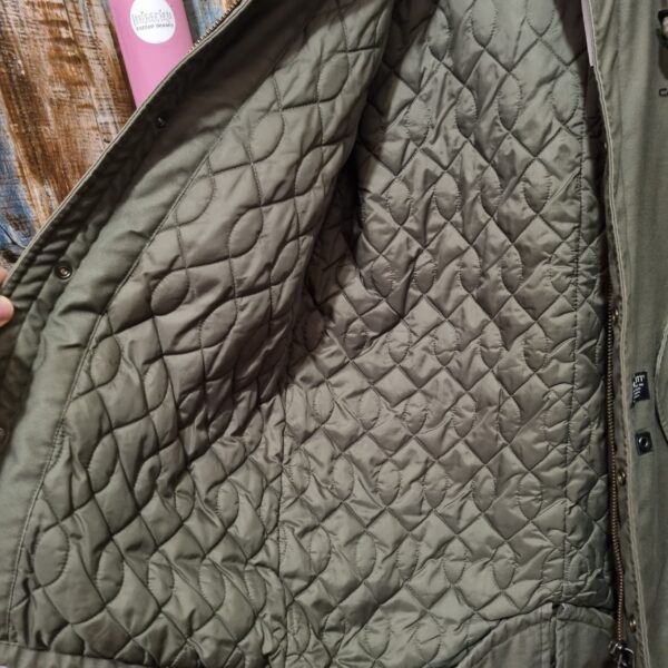 Giubbotto modello Parka Carhartt con cappuccio