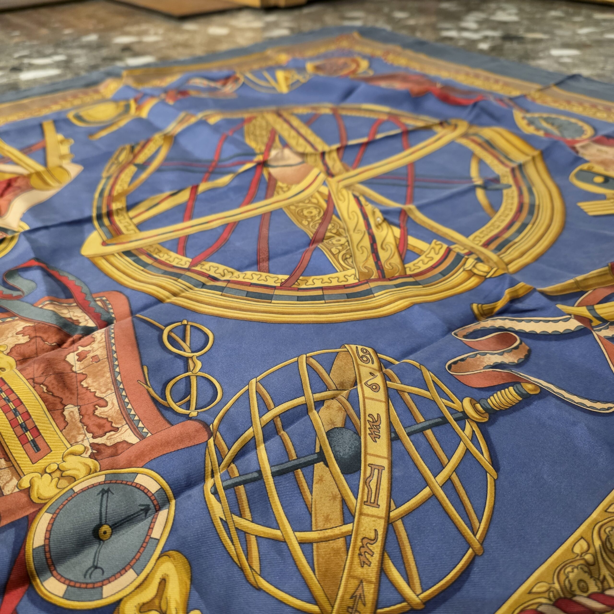 VINTAGE FERRAGAMO SILK SCARF '90 VINTAGE FERRAGAMO SILK SCARF '90