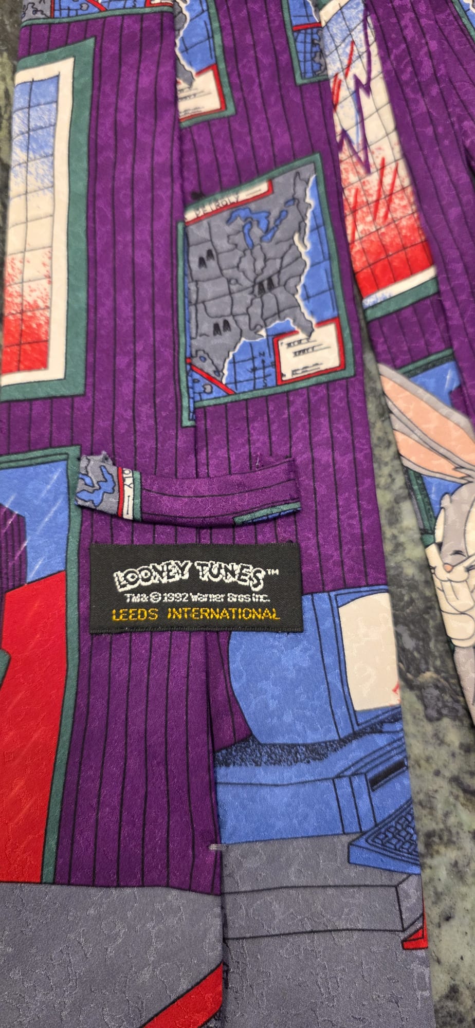 Cravatta vintage 1992 Looney Tunes Leeds International Bugs Bunny Cravatta vintage 1992 Looney Tunes Leeds International Bugs Bunny